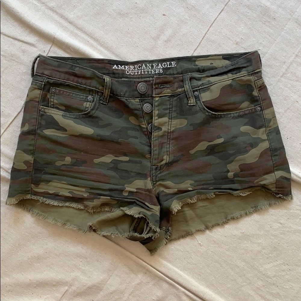 American Eagle Camo shorts